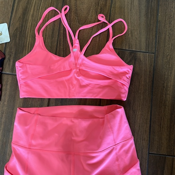 Fabletics New two sets sold together gorgeous size medium - Picture 2 of 6